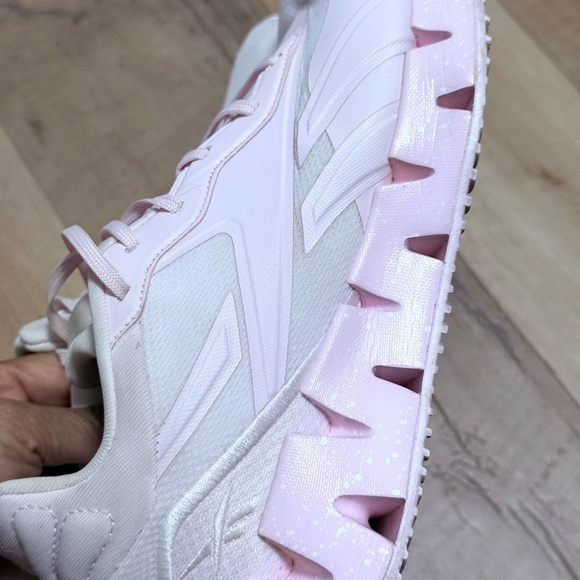 Reebok Women's Light Pink Sneakers Gently used - Picture 4 of 9